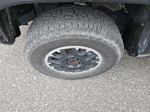 Used 2024 Toyota Tacoma TRD Off-Road image 14