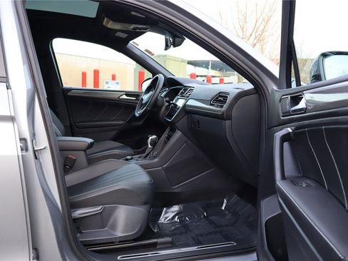 Certified 2024 Volkswagen Tiguan SE R-Line image 25