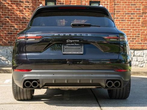 Used 2020 Porsche Cayenne w/ Premium Package AWD/4WD image 6