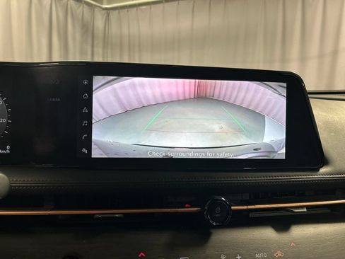 Used 2023 Nissan Ariya FWD image 16
