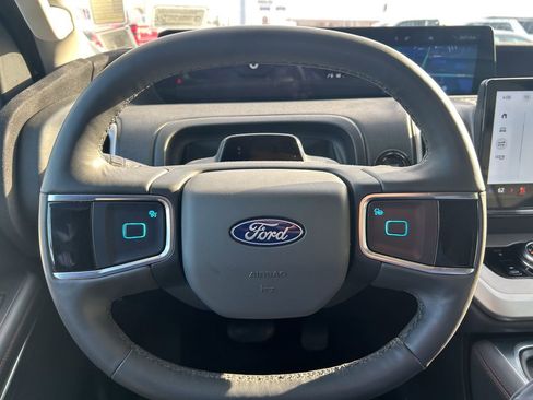 Certified 2025 Ford Expedition Active image 34