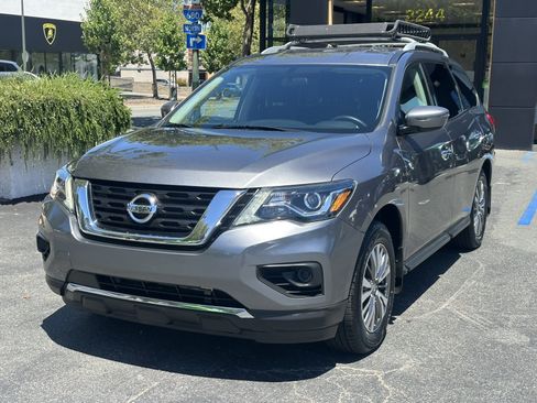 Used 2020 Nissan Pathfinder S FWD image 4