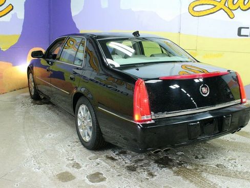 Used 2010 Cadillac DTS Premium image 6