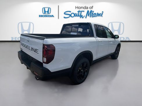 New 2026 Honda Ridgeline Black Edition image 7