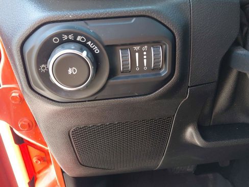 Used 2019 Jeep Wrangler Sport AWD/4WD image 26