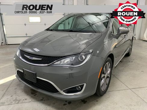 Used 2020 Chrysler Pacifica Limited w/ Tire & Wheel Group image 1