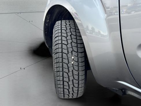 Used 2016 Nissan Frontier SV image 25