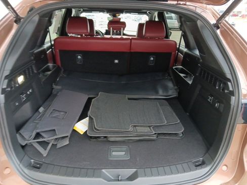 Certified 2025 MAZDA CX-70 Plug-In Hybrid w/ Premium Plus image 9