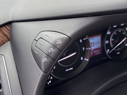 Used 2020 Nissan Armada Platinum w/ Captain's Chairs Package image 22