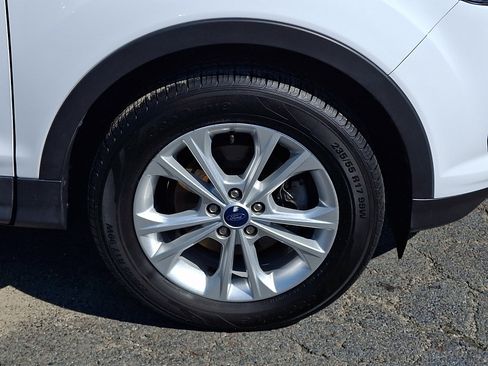Used 2017 Ford Escape SE FWD image 9
