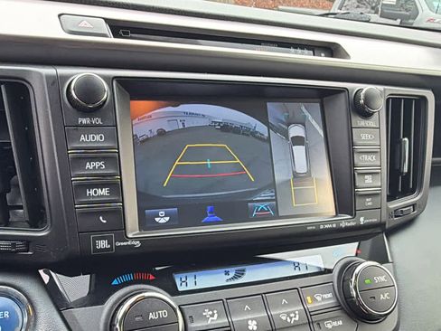 Used 2018 Toyota RAV4 Limited image 16