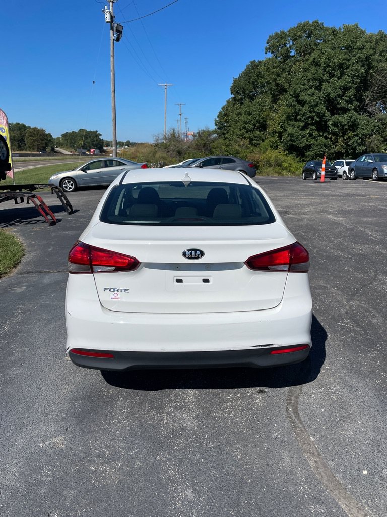 Used 2018 Kia Forte LX FWD image 4