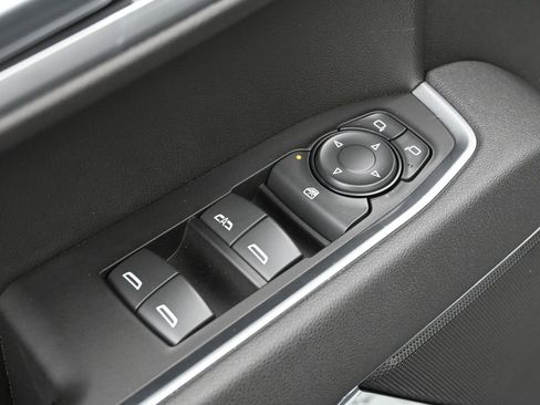 Used 2025 Chevrolet Silverado 1500 LT image 10