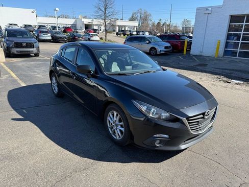Used 2016 MAZDA MAZDA3 i Grand Touring image 4