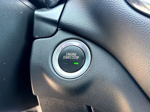 Used 2024 Chevrolet Equinox LT AWD/4WD image 16