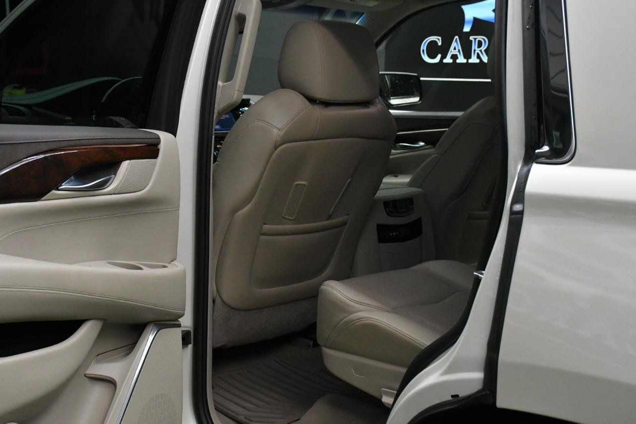Used 2015 Cadillac Escalade Premium AWD/4WD image 31