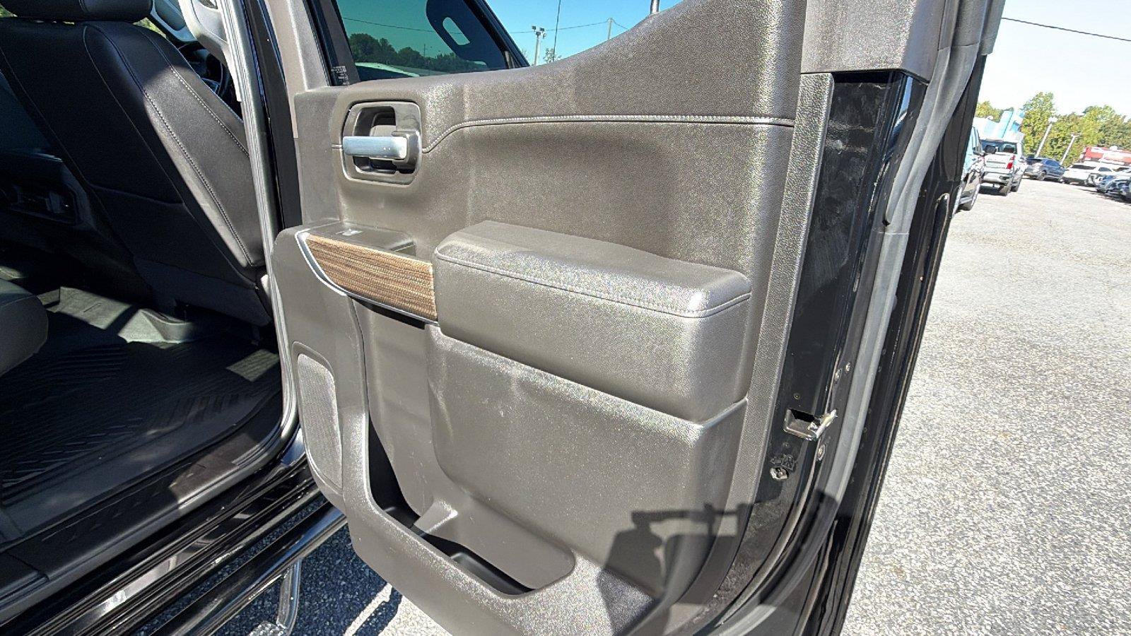 Used 2021 Chevrolet Silverado 1500 LT Trail Boss w/ Convenience Package II AWD/4WD image 20