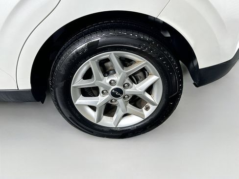 Used 2025 Kia Soul LX w/ LX Technology Package image 11