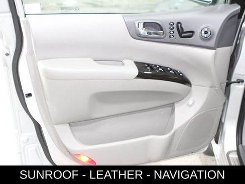 Used 2014 Kia Sedona EX w/ Navigation Package FWD image 13