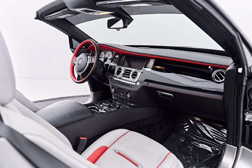 Used 2019 Rolls-Royce Dawn RWD image 43