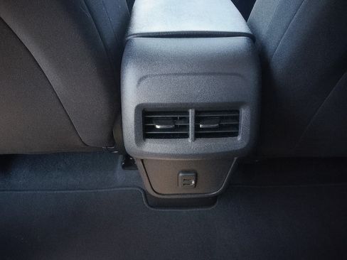Used 2024 Chevrolet Equinox LT AWD/4WD image 11