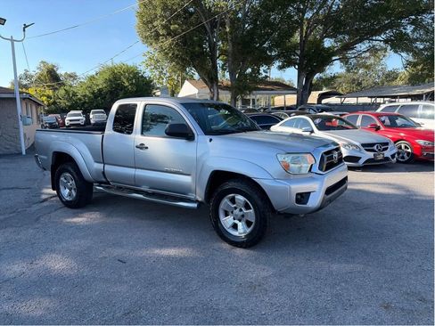 Used 2014 Toyota Tacoma 4x4 Access Cab V6 image 3