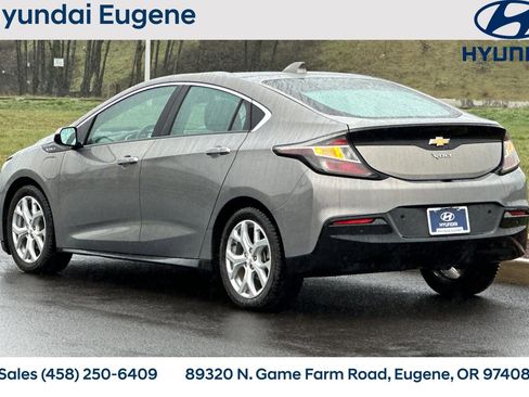 Used 2017 Chevrolet Volt Premier w/ Driver Confidence II Package image 6