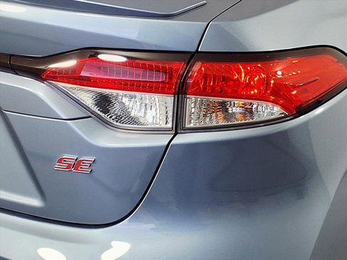 Used 2022 Toyota Corolla SE image 7