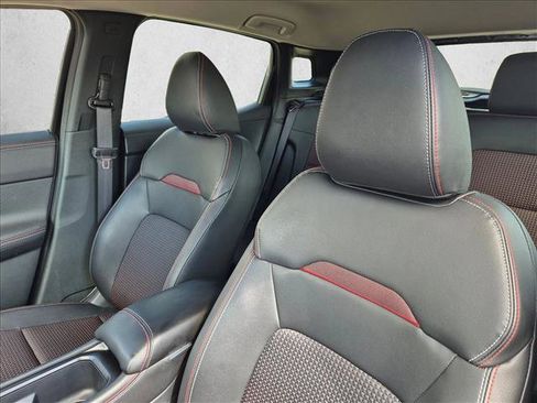 Used 2025 Nissan Kicks SR FWD image 11