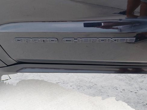 Used 2018 Jeep Grand Cherokee High Altitude AWD/4WD image 24