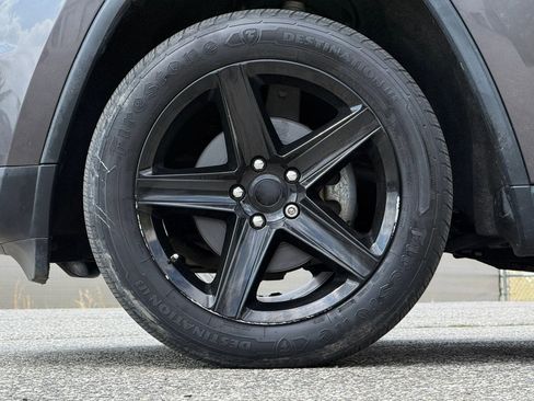 Used 2016 Jeep Grand Cherokee Limited w/ Luxury Group II image 30