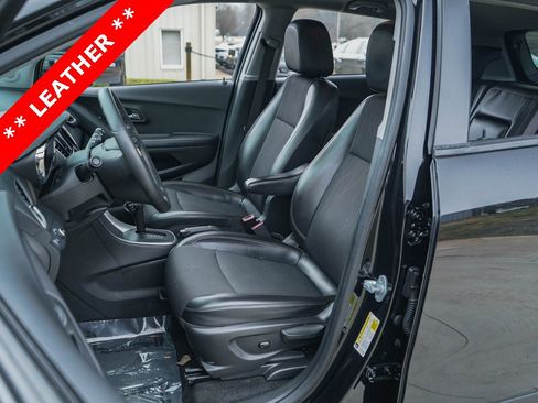 Used 2021 Chevrolet Trax LT image 7