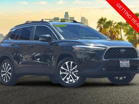 Certified 2023 Toyota Corolla Cross XLE w/ Convenience Package FWD image 2