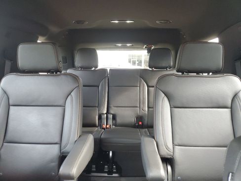 Used 2021 Chevrolet Tahoe High Country AWD/4WD image 15