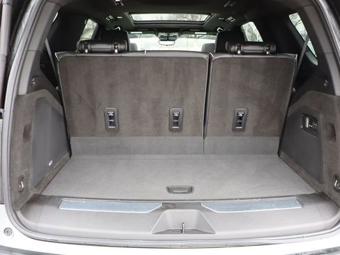 Used 2024 Cadillac Escalade Premium Luxury image 42