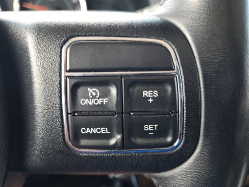 Used 2016 Jeep Wrangler Unlimited Rubicon w/ Connectivity Group AWD/4WD image 19