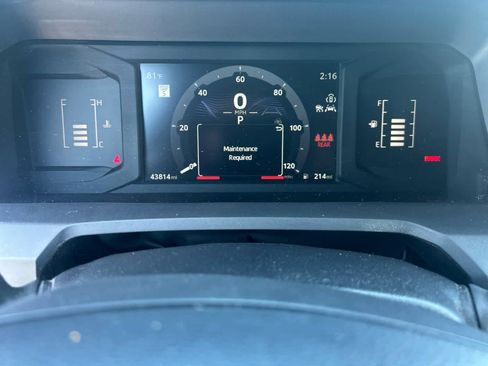 Used 2024 Toyota Tacoma SR5 AWD/4WD image 5