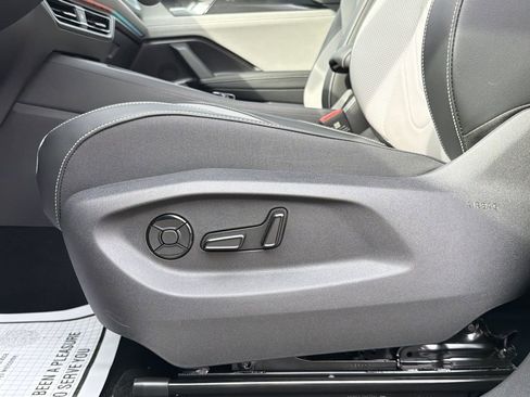 New 2026 Volkswagen Tiguan SE R-Line FWD image 24