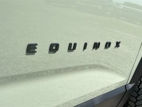 Used 2025 Chevrolet Equinox ACTIV w/ Safety and Technology Package AWD/4WD image 18