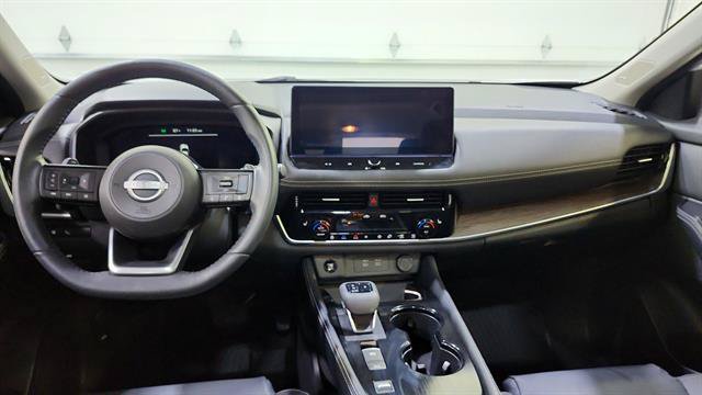 Certified 2024 Nissan Rogue Platinum w/ Platinum Premium Package FWD image 24