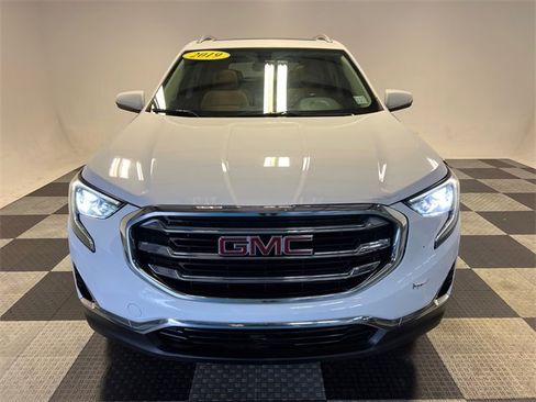 Used 2019 GMC Terrain SLT w/ Preferred Package image 2