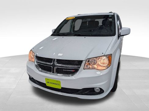 Used 2018 Dodge Grand Caravan SXT FWD image 2