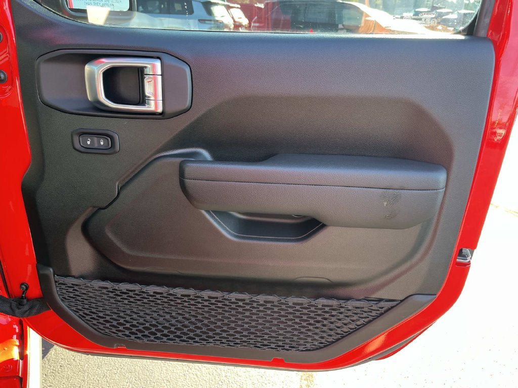 Used 2023 Jeep Gladiator Sport AWD/4WD image 23