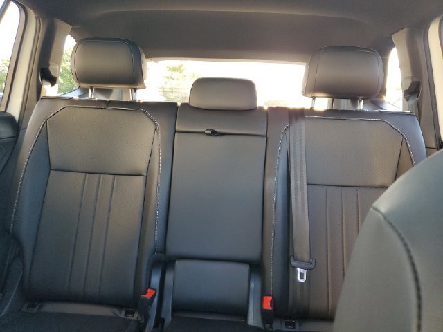 Certified 2023 Volkswagen Tiguan SE R-Line FWD image 6
