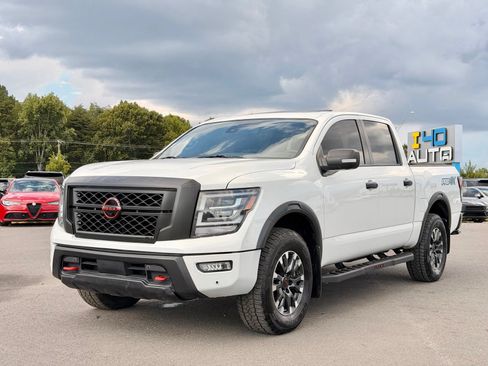 Used 2023 Nissan Titan PRO-4X w/ Pro-4x Convenience Package AWD/4WD image 6