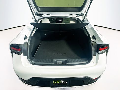 Used 2025 Toyota Prius XLE image 29