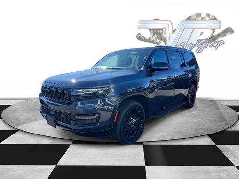 Used 2022 Jeep Wagoneer Series I image 2