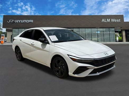 Certified 2026 Hyundai Elantra Sport FWD image 3