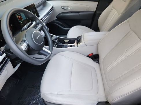 Certified 2025 Hyundai Tucson SEL image 8