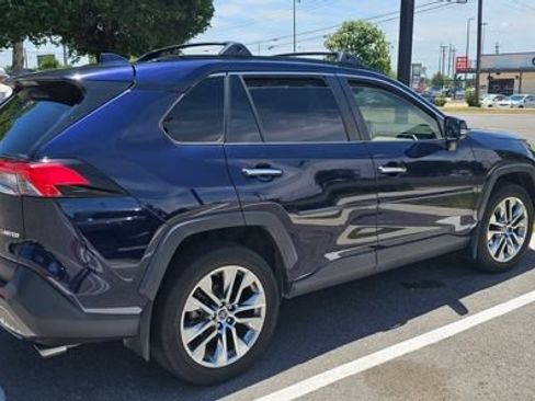 Used 2019 Toyota RAV4 Limited w/ Advanced Technology Package FWD image 4